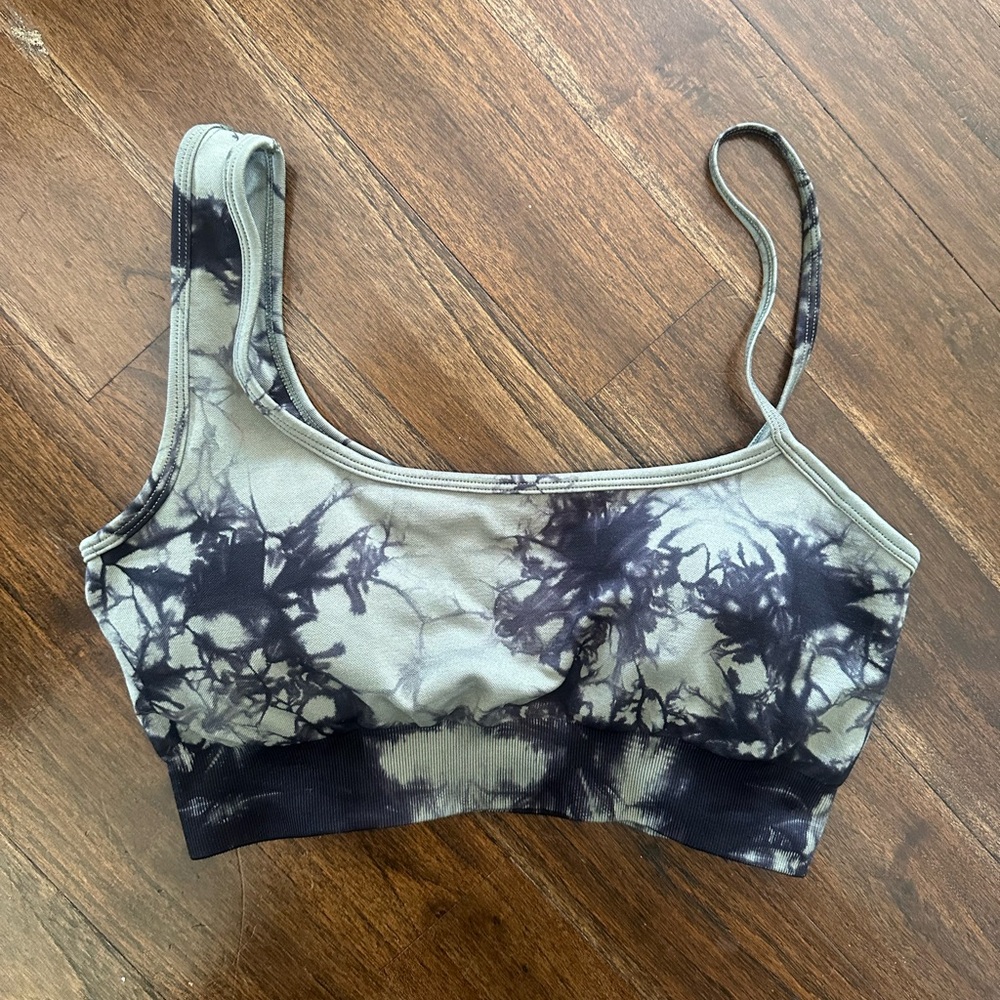 Tie dye sports bra with removable pads